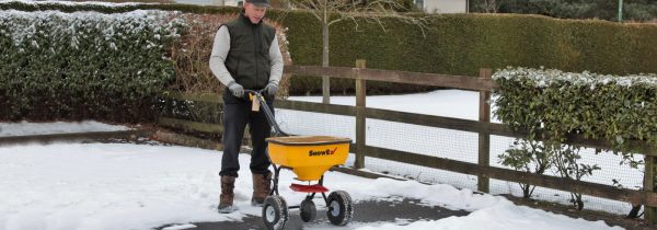 SP-65 Walk behind salt spreader - Image 2